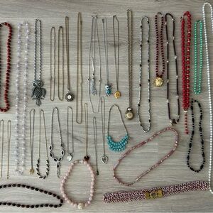 Vintage Necklace Lot - 40 Items